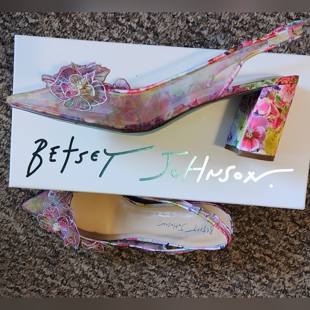 Betsey Johnson Pink Floral Block Heel Slingback Pumps